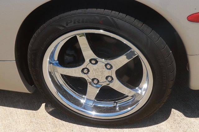 2004 Chevrolet Corvette Base