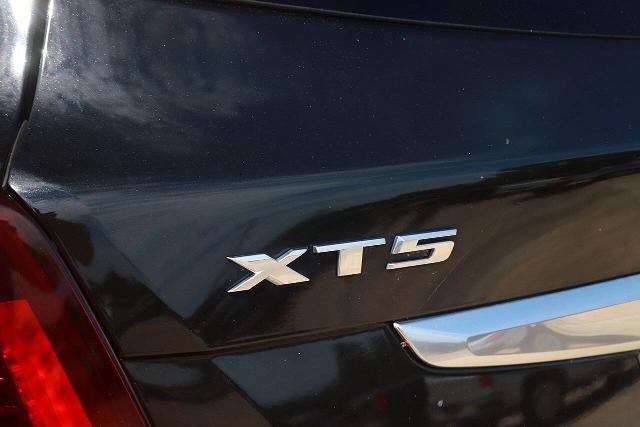 2021 Cadillac XT5 FWD Premium Luxury