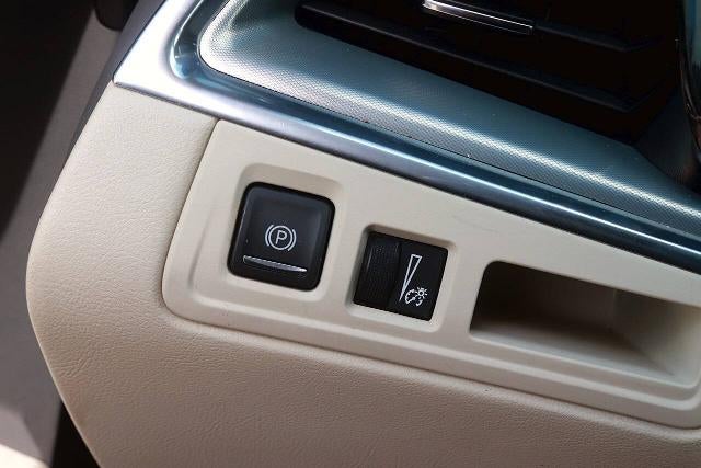 2021 Cadillac XT5 FWD Premium Luxury